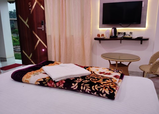 Premium Deluxe Mud Cottages - The Divine Oasis, Ajodhya Hill, Purulia